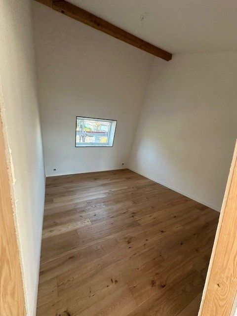Moderne 3.5-Zimmer-Dachwohnung in Boll – Neubau mit Aussicht - Bild 5