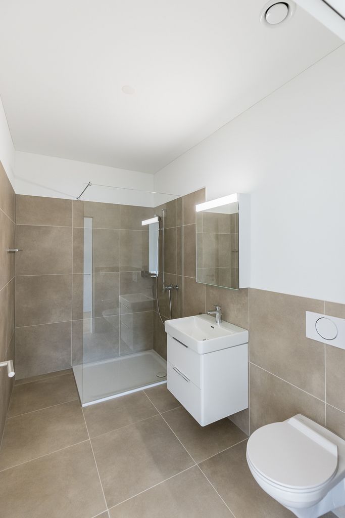 Kappelerhof Baden - grosszügig und neuwertig Wohnen - Nasszelle mit Dusche