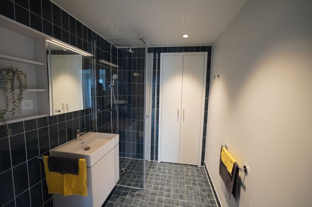 ERSTVERMIETUNG - modern und urban - 3.5-Zi.-Wohnung - Badezimmer