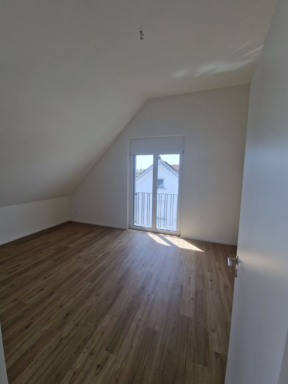Moderne 4.5-Zimmer-Dachwohnung mit Balkon in Wil - Bild 9