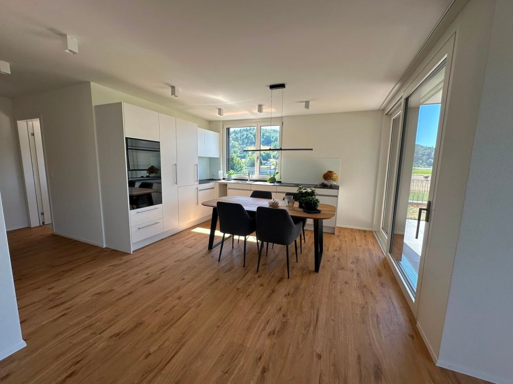 Moderne 2.5- Zimmer-Dachwohnung in Gränichen – Neubau mit Aussicht und Komfort - Bild 2