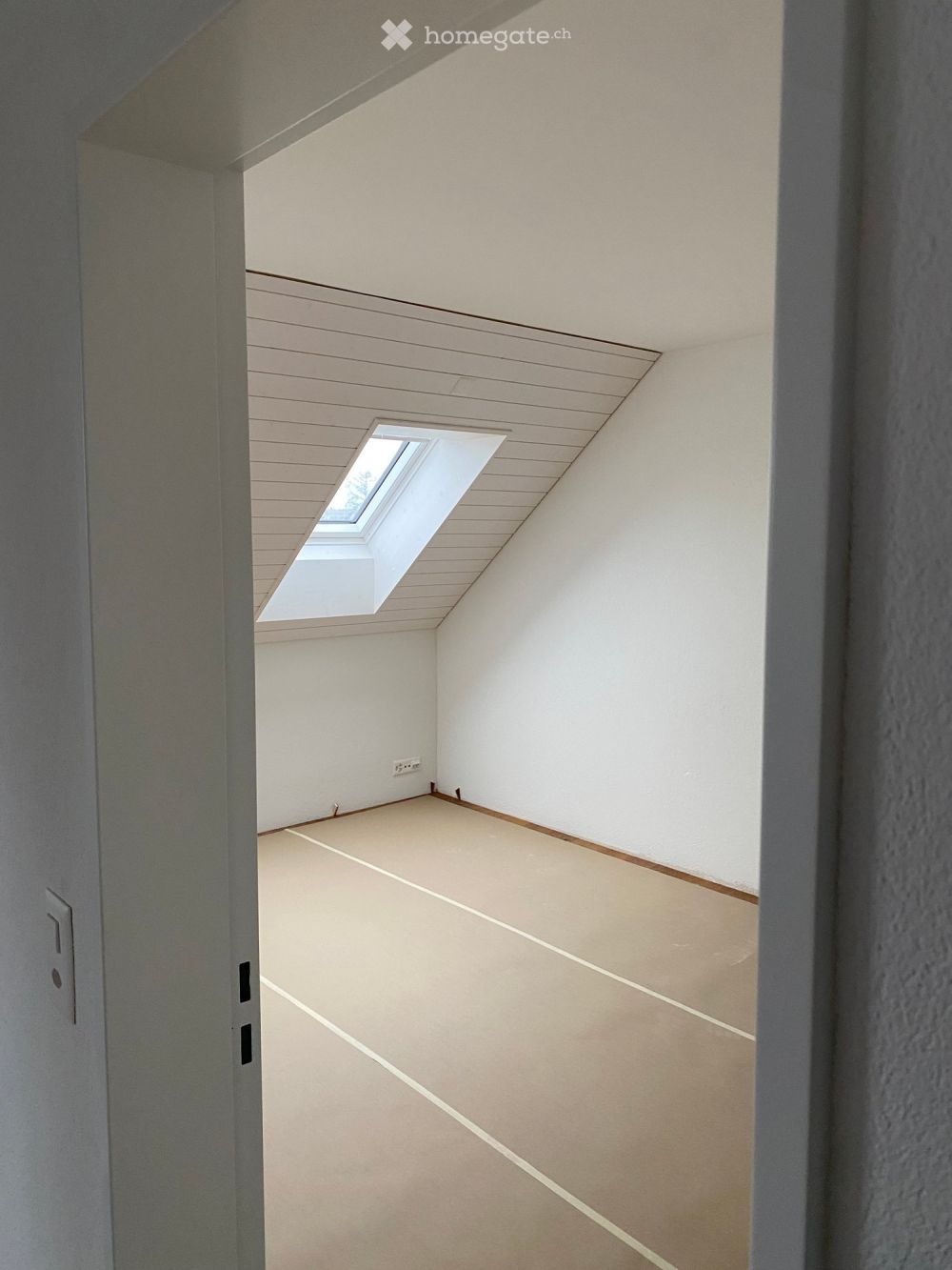 Moderne, neue 2.5-Zimmer-Dachwohnung in Naenikon - Bild 5