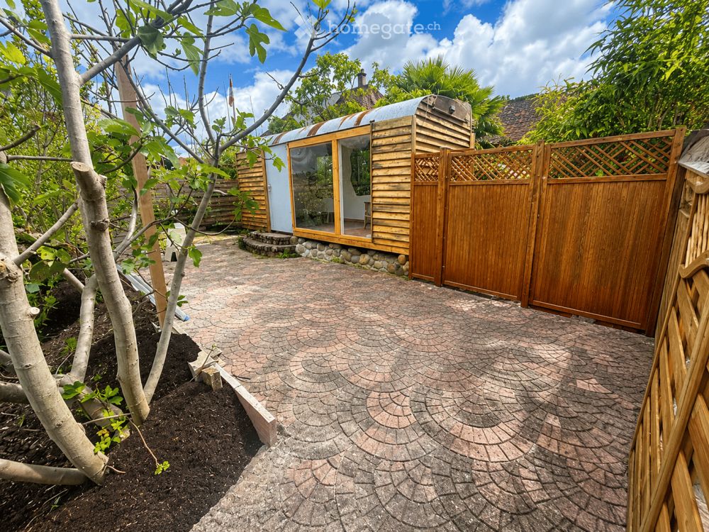 Charmante 3.5-Zimmer-Maisonettewohnung mit Dachgalerie und Gartenparadies in Weinfelden - Bild 8
