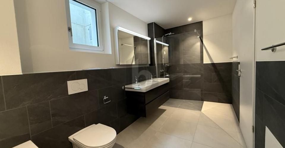 VIEL RAUM ZUM LEBEN - MIT EIGENEM GARTEN - Appartement 4.5 pièces - image - 2