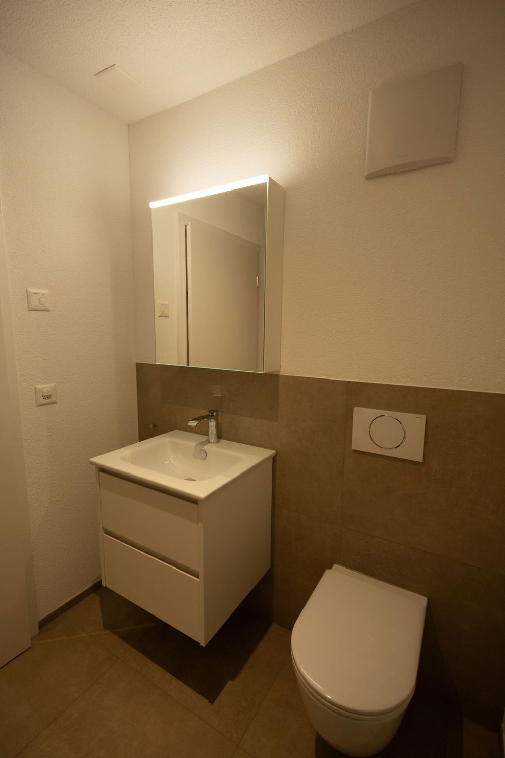 Erstvermietung moderne 4.5 Zimmerwohnung im 1. OG - Bild 4