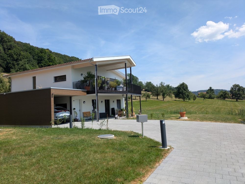 Modernes 5.5-Zimmer-Einfamilienhaus, ruhige Lage, idyllisches Flair mit Bergblick - Bild 1