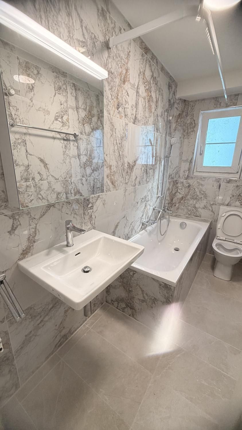 charmante 4 1/2 Zimmerwohnung in Schlieren - Bad-WC