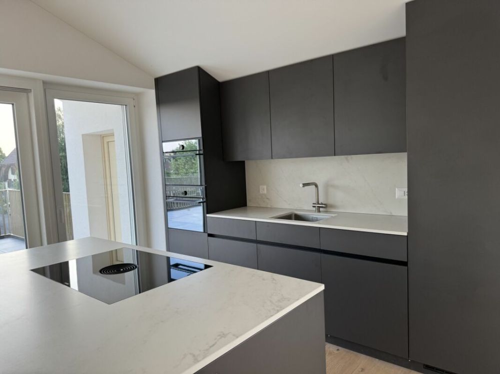 Erstvermietung: 4.5-Zimmer-Dachwohnung mit Attika-Charakter in Sutz - Bild 3