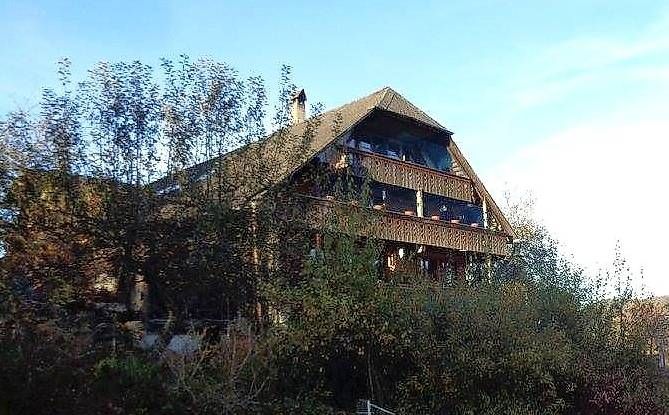 Bauernhaus mit Spycher - Bild 1