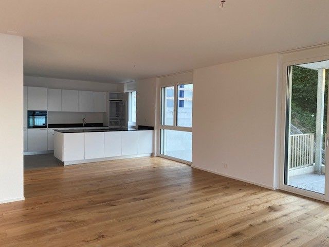 Letzte 5.5 Zimmerwohnung an Top Aussichtslage auf See und Berge - Bild 2