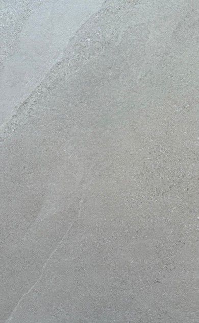 Neubau 4.5-Zimmerwohnung DG zu vermieten - Keramikplatte Badezimmer