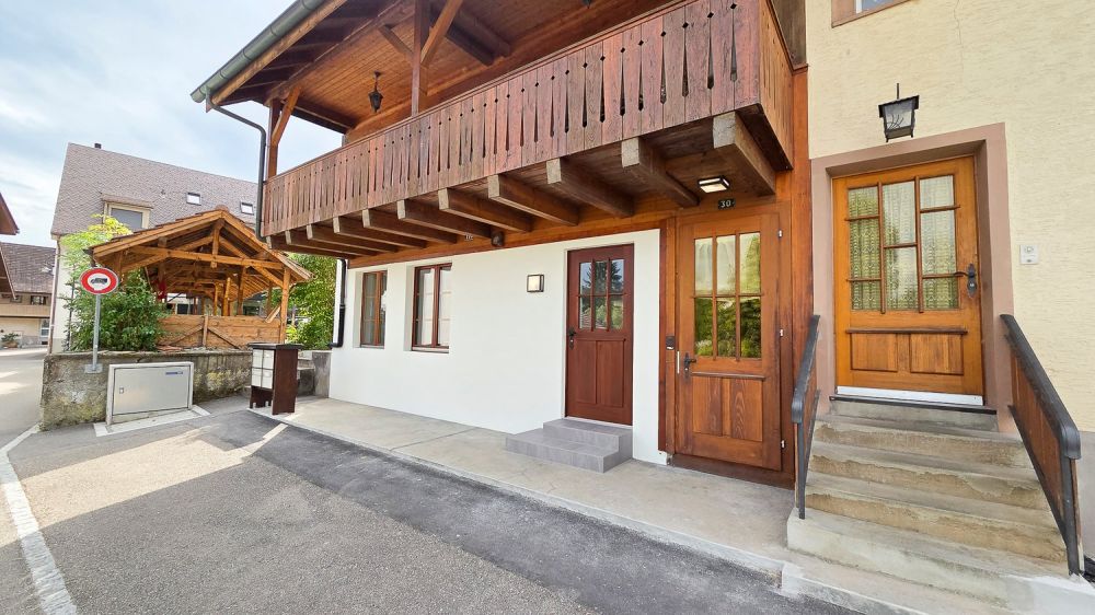Charmante Wohnung mit Sitzplatz – Erstvermietung nach Totalsanierung - Bild 11
