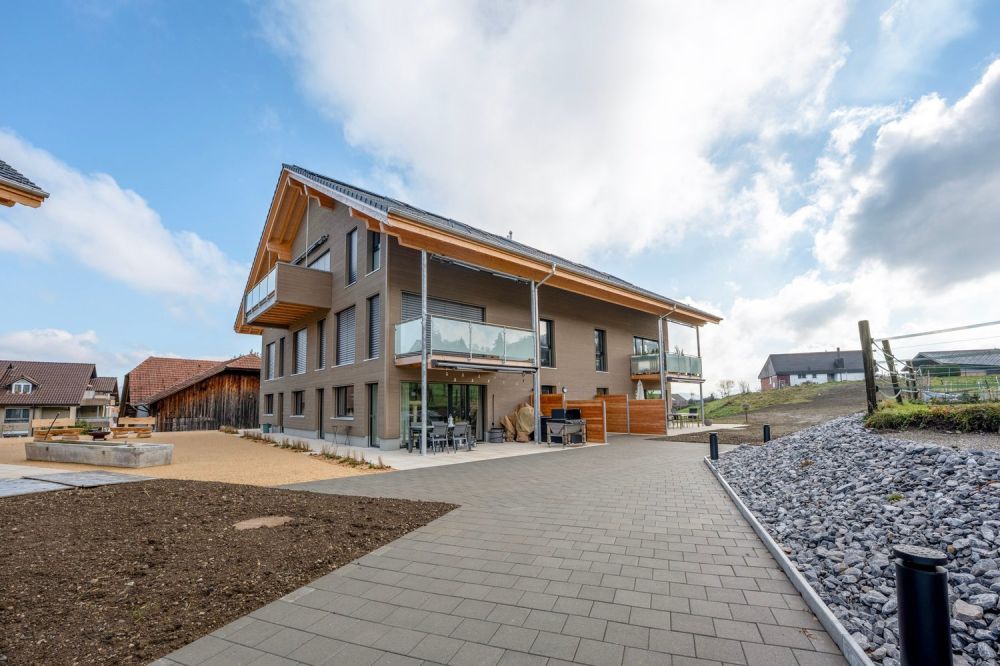 Moderne 4.5-Zimmer-Wohnung mit atemberaubendem Bergblick in Mühlethurnen - Bild 1