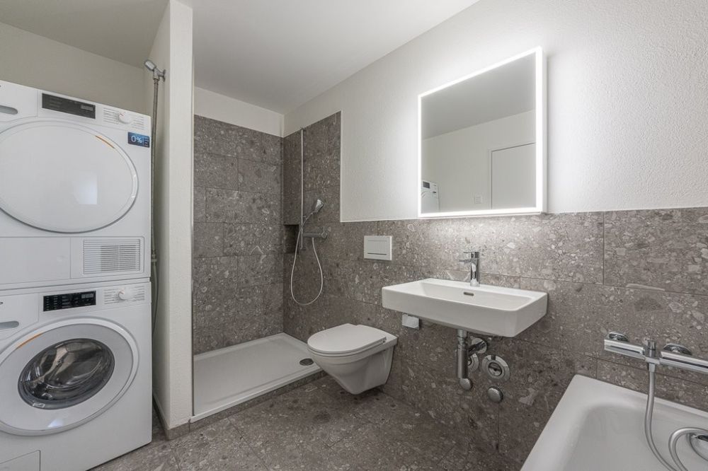 3 ½ Zimmer-Wohnung, 8472 Seuzach - Bad