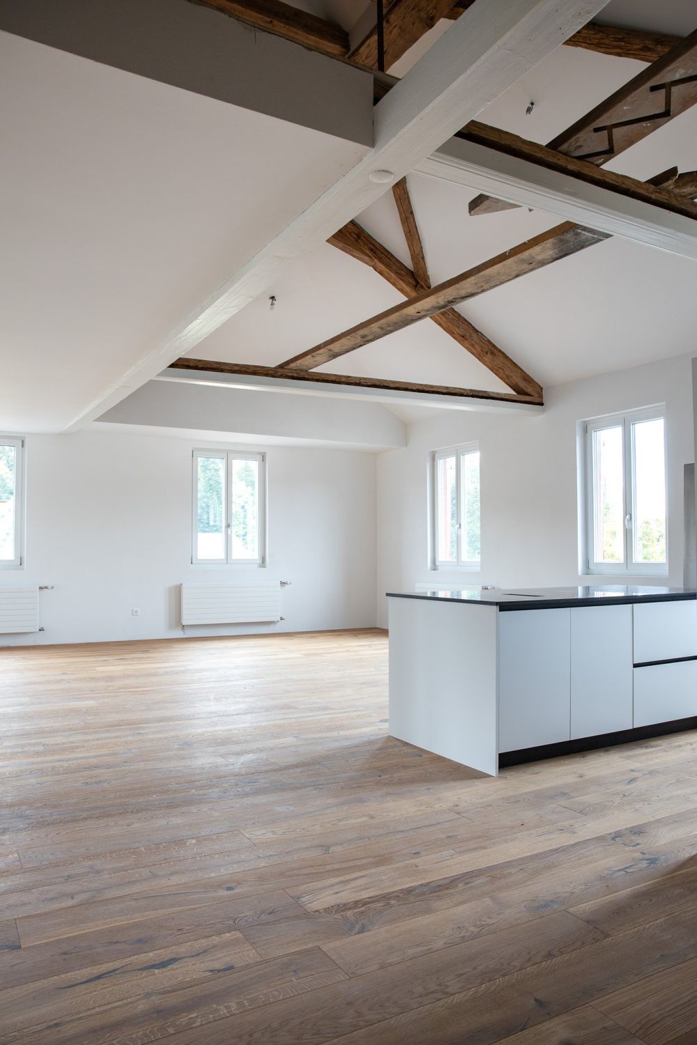 Grosszügige 3.5-Zimmer-Dachwohnung mit Galerie - Bild 1