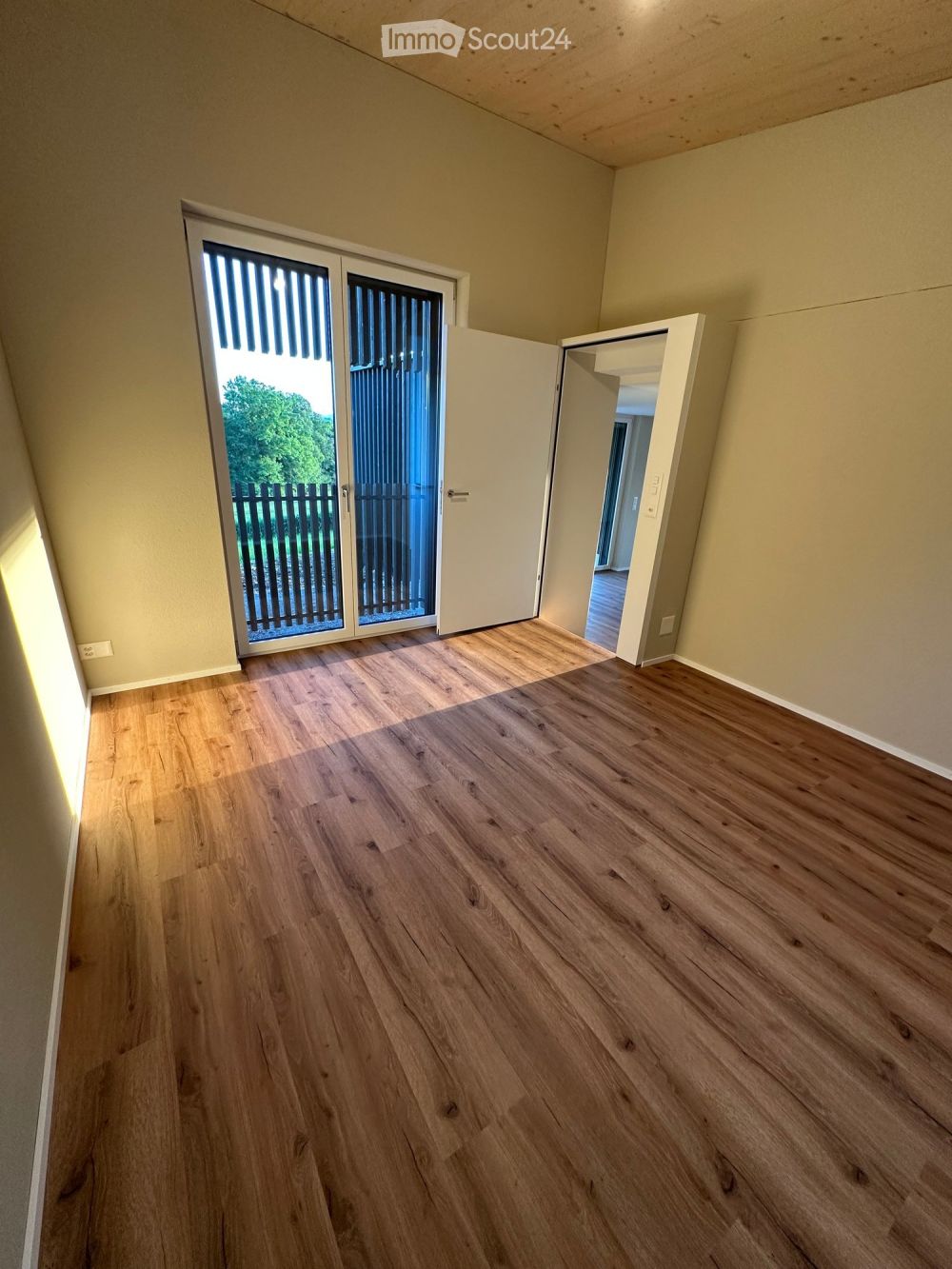 Wohnen wie im eigenen Haus – Erstbezug in einzigartiger Naturlage mit Seesicht in Eich - Bild 9