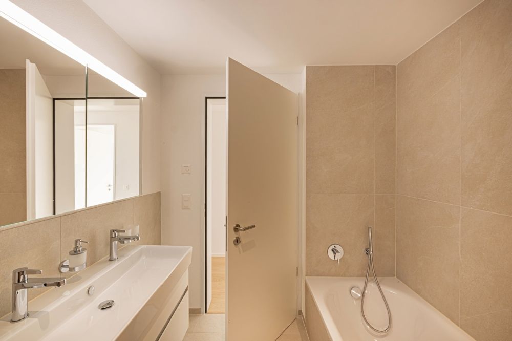 Modernes Wohnen mit Bündner Lebensqualität  Exklusive 5.5-Zimmer-Wohnung in Domat/Ems - Bild 7