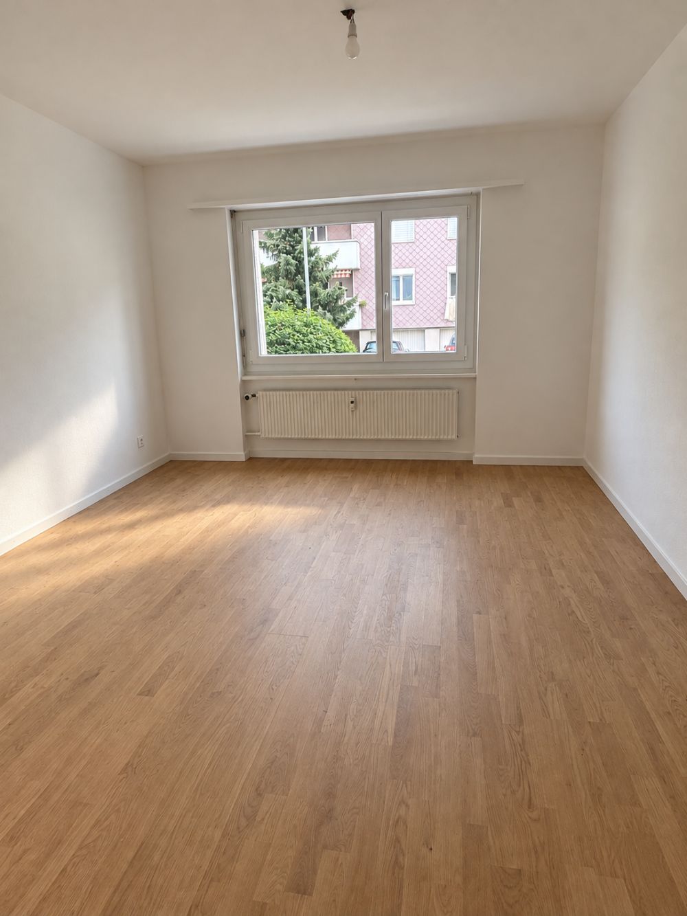 Erstvermietung nach Komplettsanierung: 2.5-Zimmerwohnung im beliebten Mühlefeldquartier - Bild 2