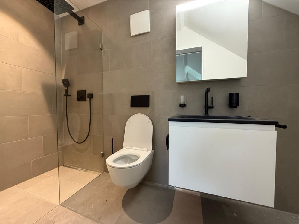 Exklusive kernsanierte Dachwohnung im schönen Bauma - 150c64a6-d5d6-4a85-80cc-a8d78573d648.jpg