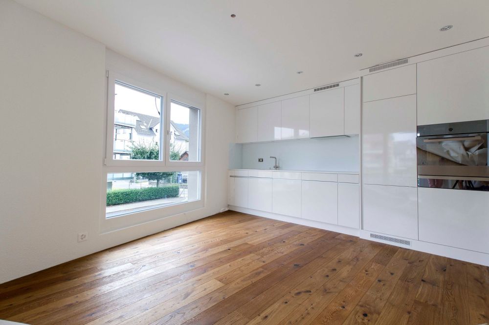 Stilvoll materialisierte und  helle Wohnung 200 m von der Marina entfernt - Bild 1