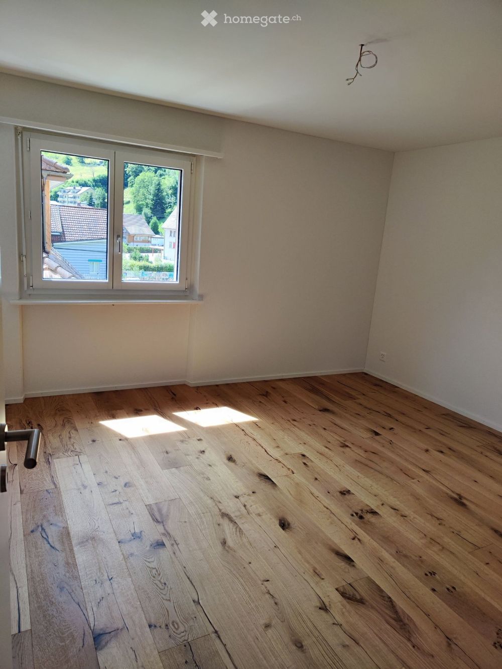 Frisch renovierte Dachwohnung - Bild 5