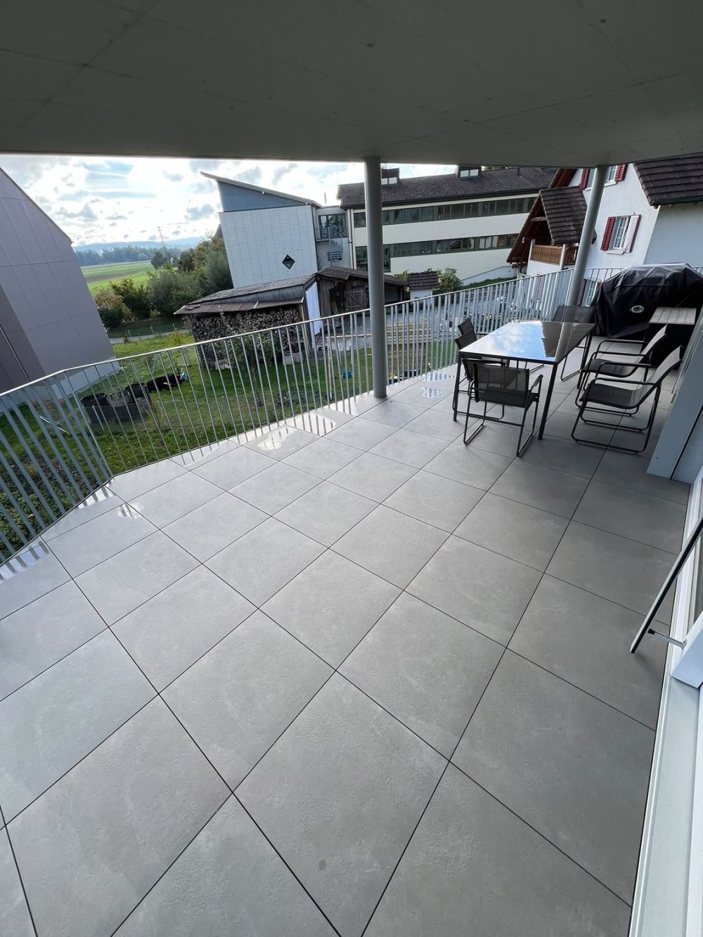 4.5-Zimmer-Wohnung mit grossem Balkon, 2 Einstellplätzen und Lift in Rottenschwil - Balkon