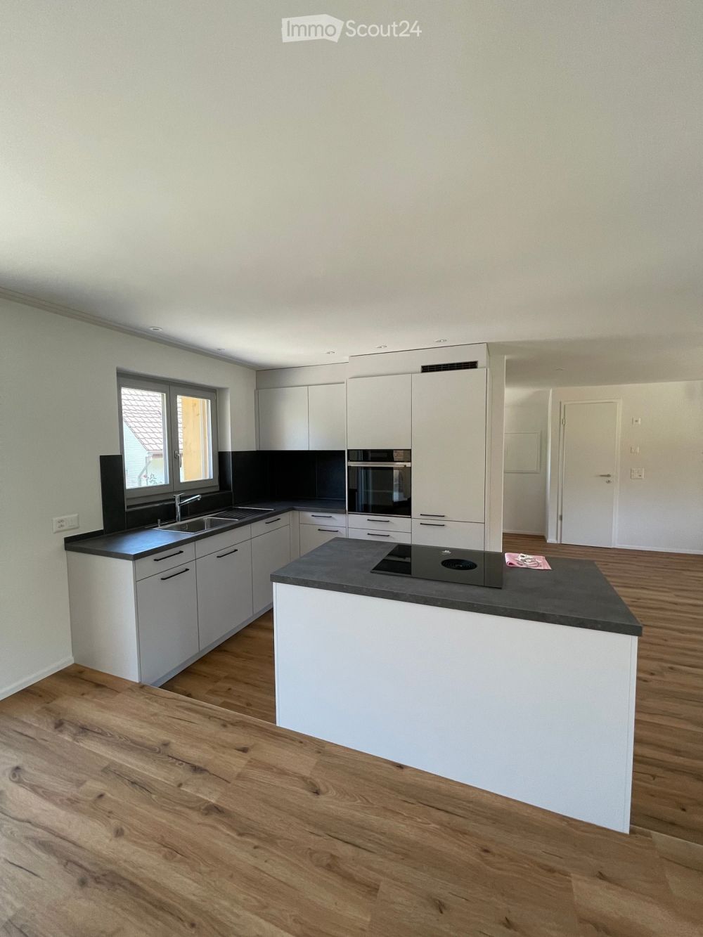 Moderne 4-Zimmer-Neubauwohnung mit Balkon in Niederstetten - Bild 2