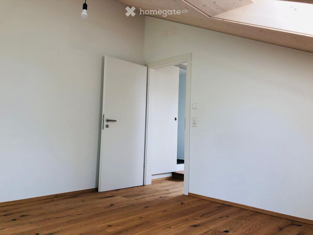 Maisonette Wohnung mit Aussicht und grosszügigem Umschwung - Erstvermietung - Bild 13