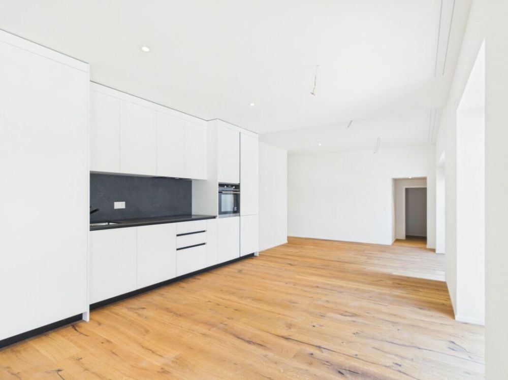 Grosszügige 7,5 Zimmer Wohnung kernsaniert für grosse Familien - Bild 1