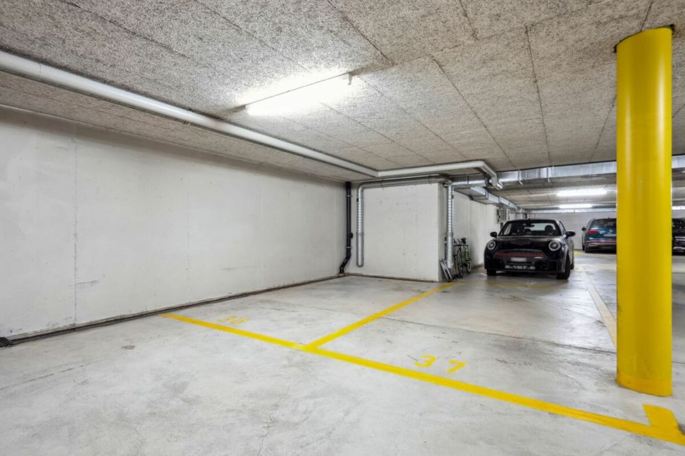 ERSTBEZUG NACH KOMPLETTSANIERUNG AN ZENTRALER LAGE IN MEILEN - ATTIKAWOHNUNG NAHE DEM ZÜRICHSEE - Bild 12