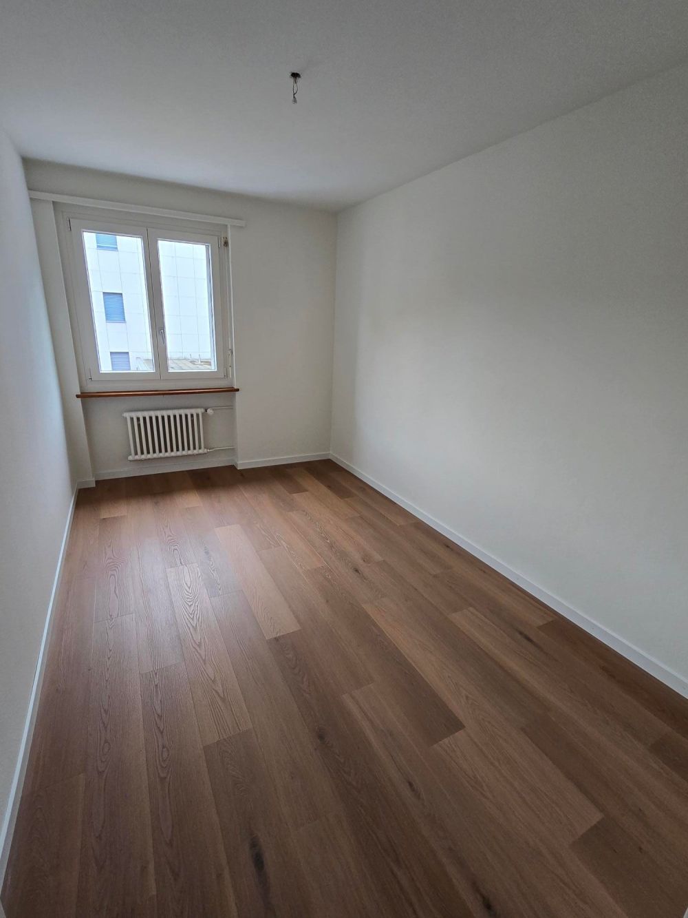 Renovierte 3 Zimmer Wohnung mit Balkon in Baar - Bild 2