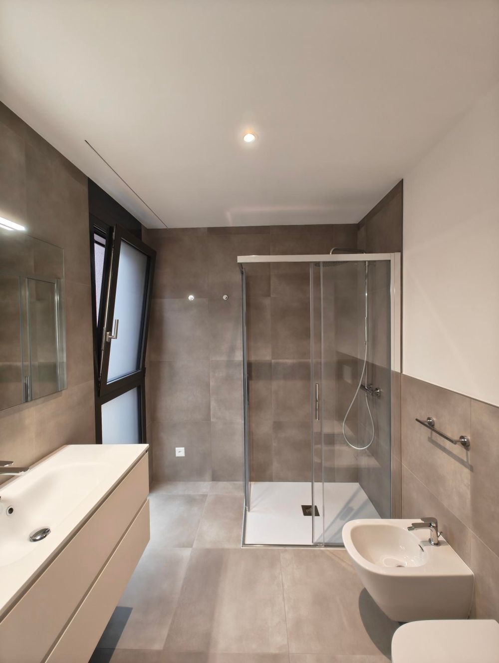 Moderno appartamento 4.5 locali a Lamone - Bild 5