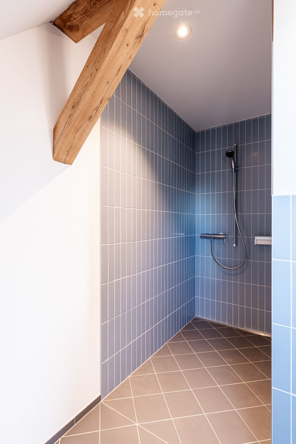 Sonnige und grosszügige 3.5-Zimmer-Wohnung im charmanten Altbau - Bild 10