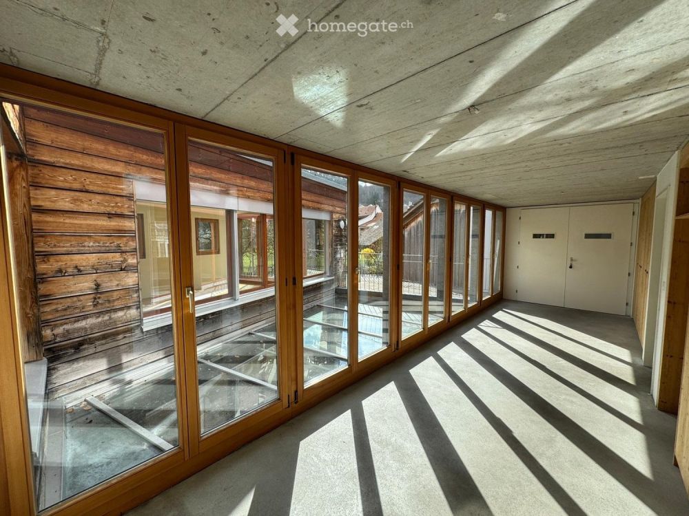 3.5 Zimmerwohnung mit hellem Wohnzimmer und grosser Terasse - Bild 3