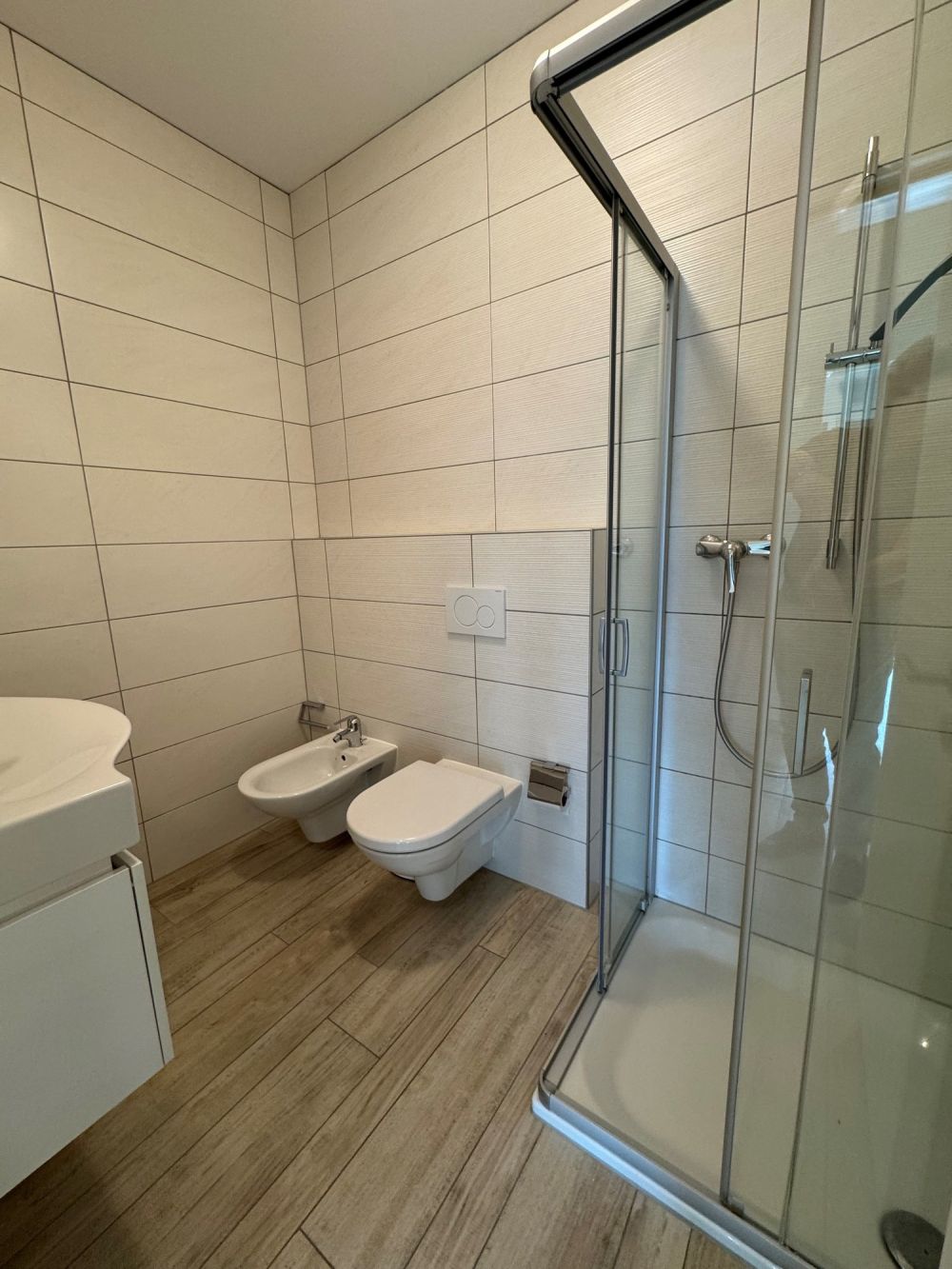 RESIDENZA SANROCCO A LUGANO - AFFITTASI 3.5 locali con vista lago - Bild 13