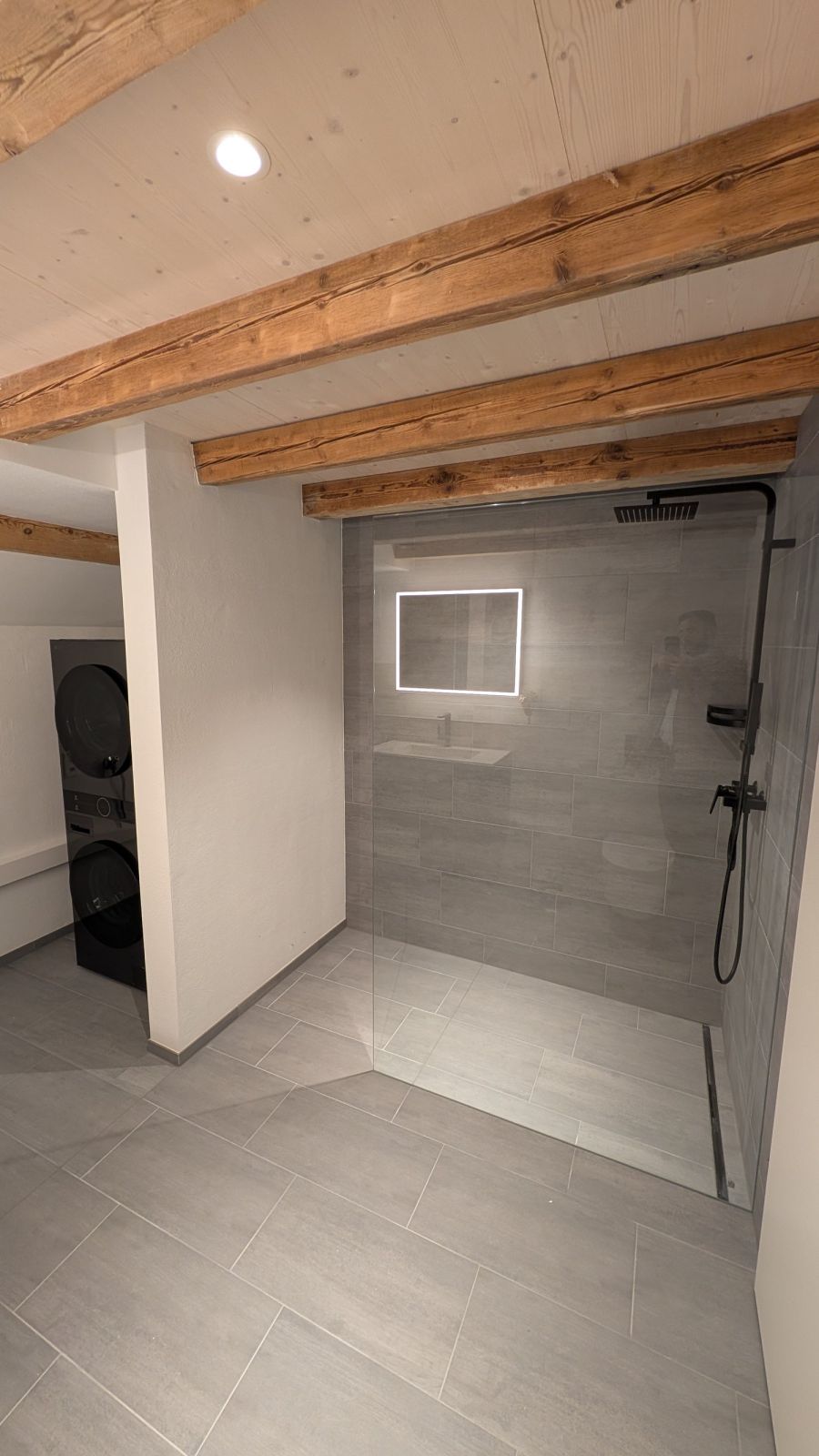 Neubau, moderne 2.5 - Zimmer Attika Wohnung im Eigentumsstandart - Bild 7