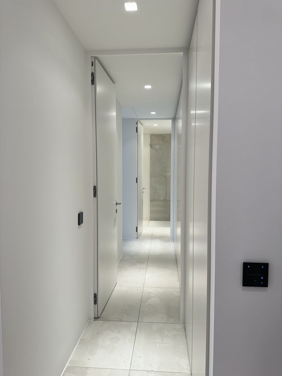 MODERNO ED ELEGANTE APPARTAMENTO - corridoio