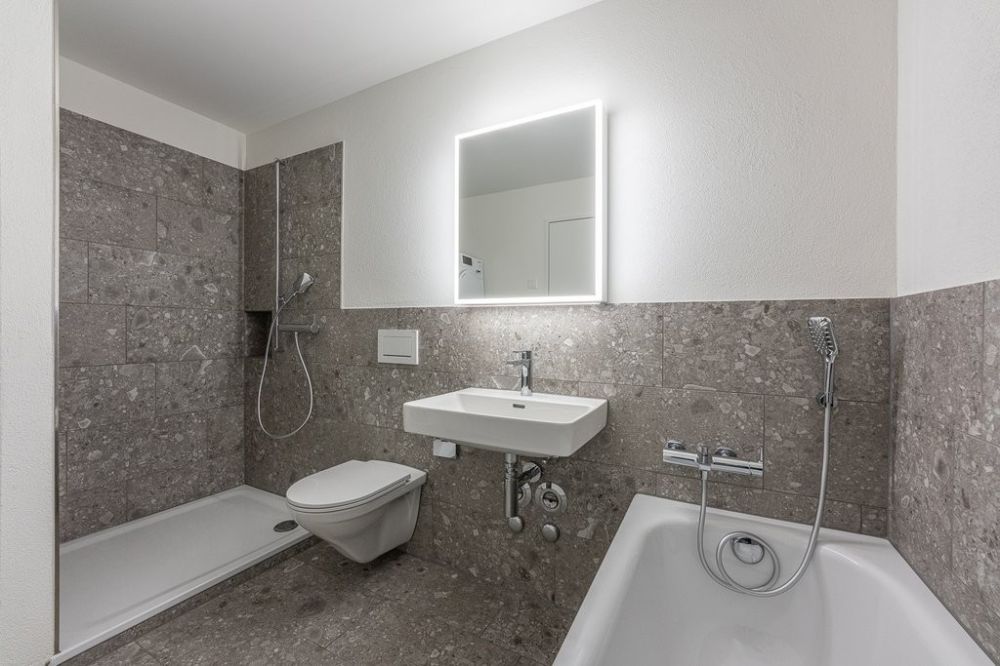 3 ½ Zimmer-Wohnung, 8472 Seuzach - Bad