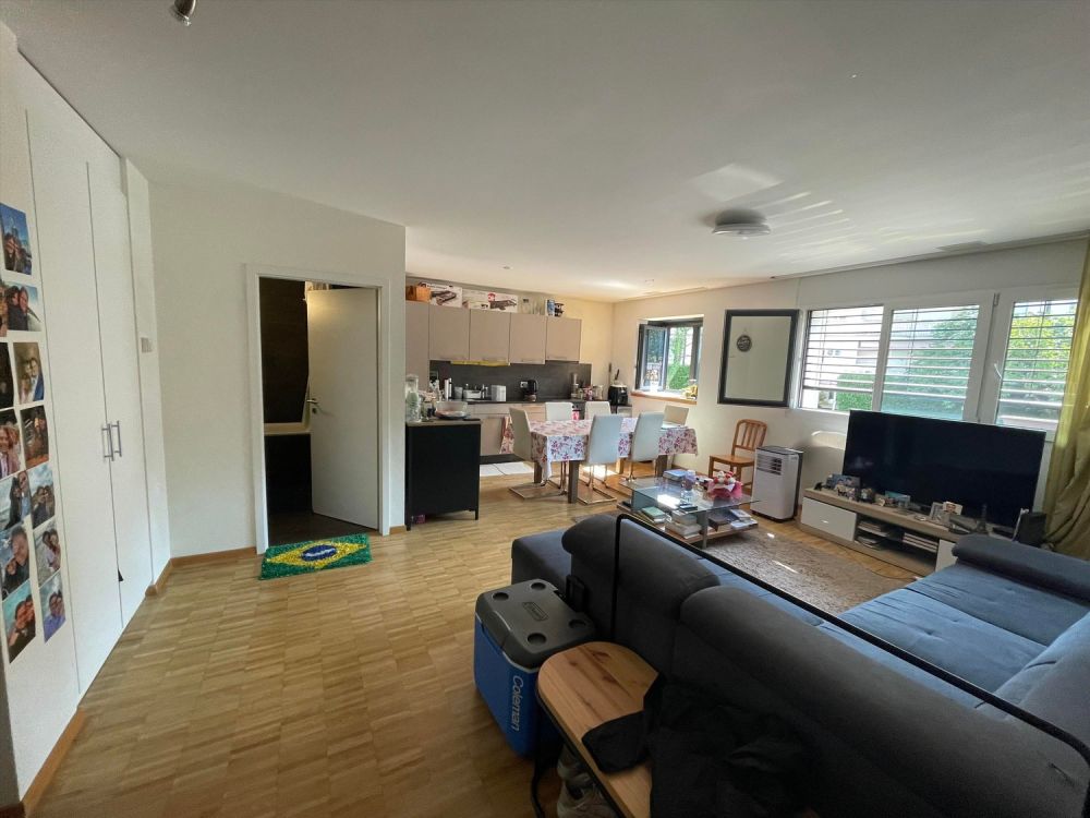 Proche Aéroport, immeuble récent - Wohnzimmer