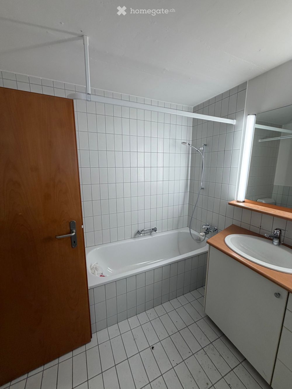 Charmante 2.5-Zimmer Maisonettewohnung mit Balkon an zentraler Lage in Hinwil - Bild 7