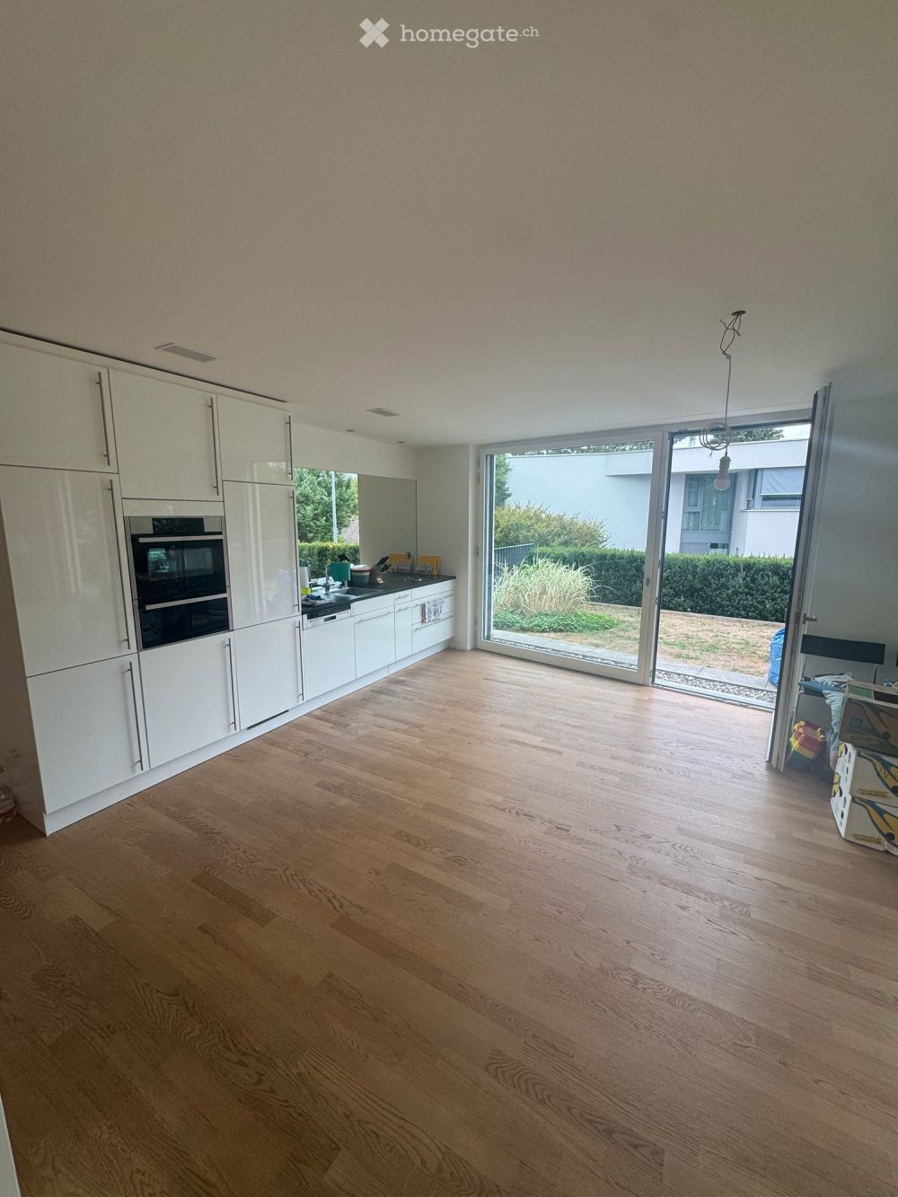 Moderne Wohnung mit Garten und Einstellplatz auf dem Bruderholz - Bild 2