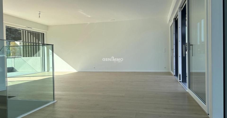 A Louer triplex avec magnifique vue lac ! - Appartement terrasse 6 pièces - image - 3