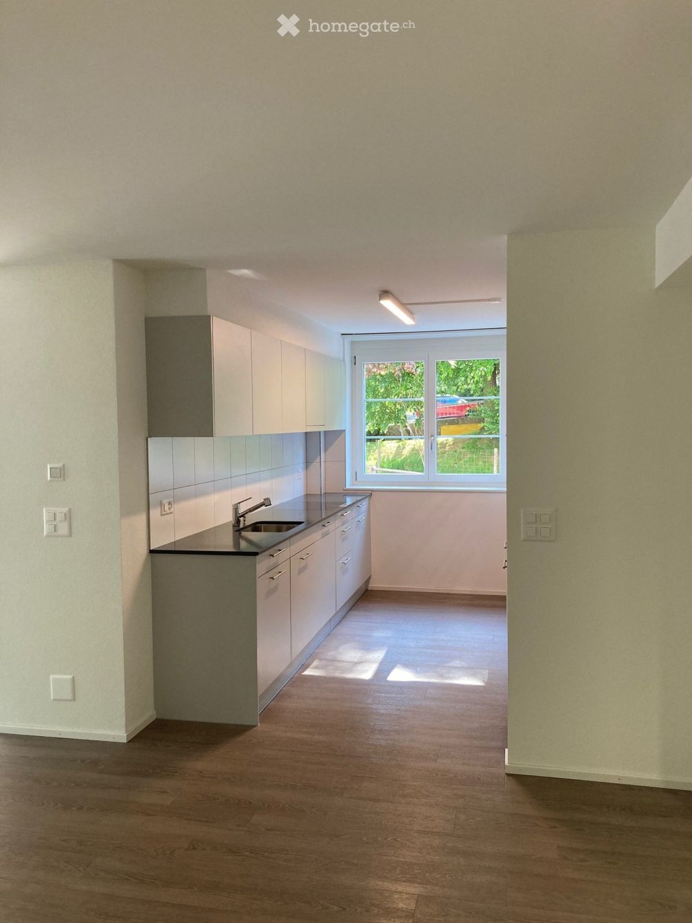 Grosse schöne 3.5 Zimmer-Wohnung mitten im Dorfkern - Bild 3