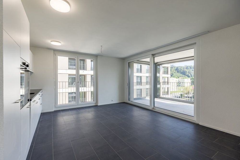 Ideal für Pendler - Kueche_mit_Essbereich_und_Balkon.jpg