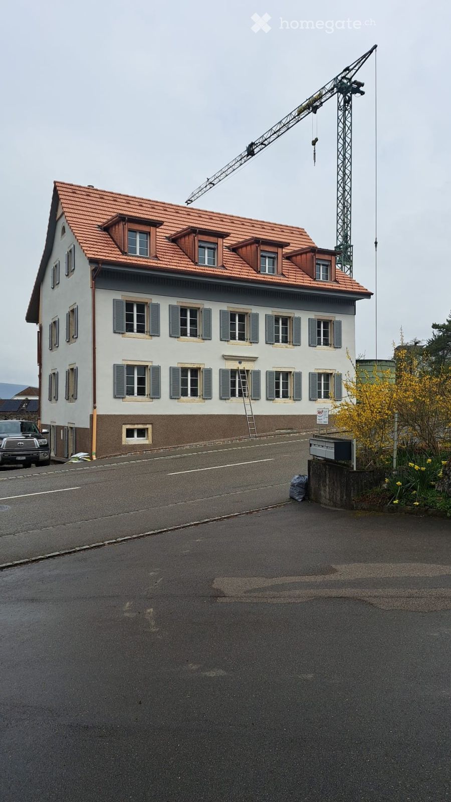 Alt verbunden mit neu: moderne 3.5-Zimmer-Neubau-Wohnung in ruhiger Lage von Büsserach - Bild 1