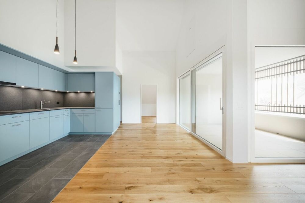 Lichtdurchflutete 2.5-Zimmer-Neubaudachwohnung an ruhiger Lage - Bild 2