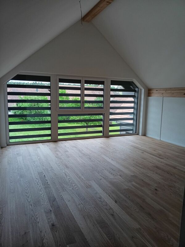 Traumhafte 5.5- Zi- Dachwohnung mit Galerie in der neuen Überbauung "Hübsche Mätteli" an ruhiger und zentraler Lage - Bild 9