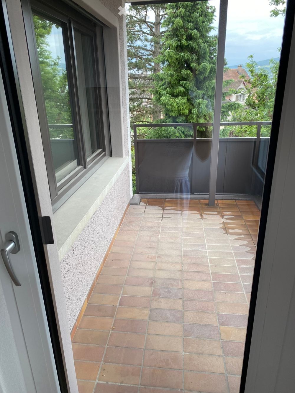 Nachmieter für moderne 3.5-Zimmer-Wohnung mit zwei Balkone in Wädenswil! - Bild 2