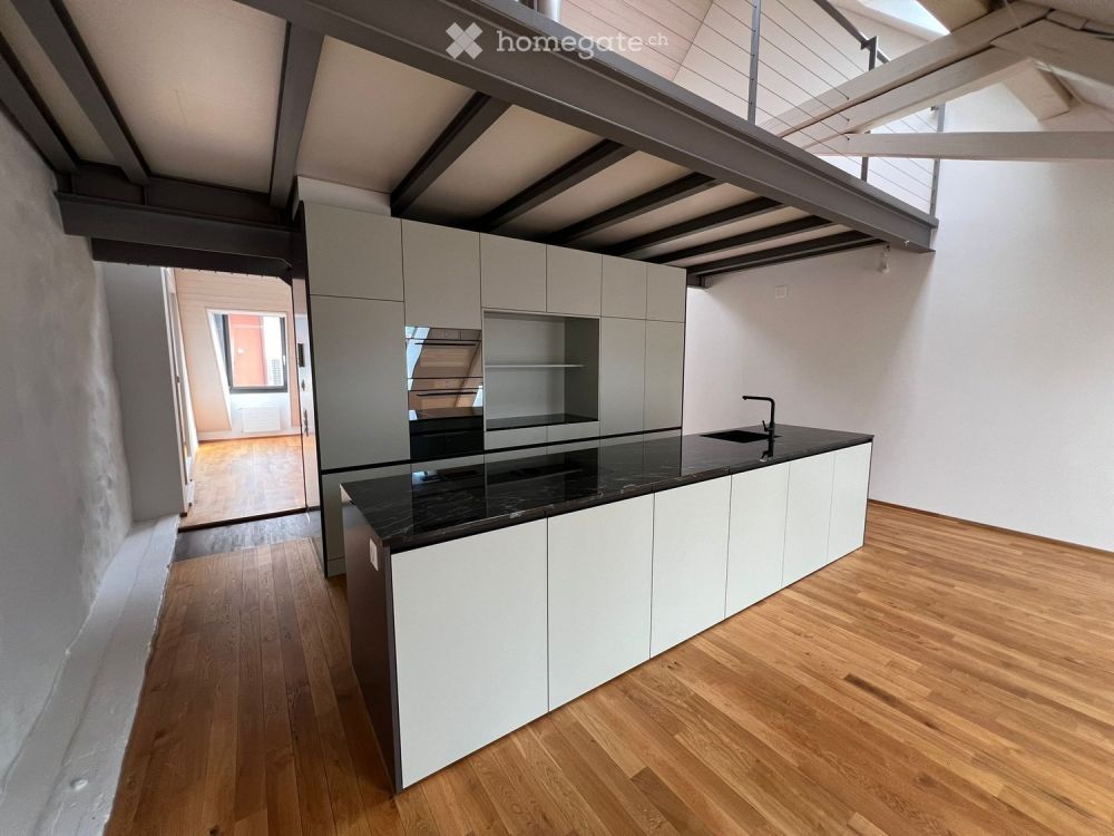 Altstadthaus mit Garage (Erstbezug nach Renovation) / Old town house with parking (just renovated) - Bild 3