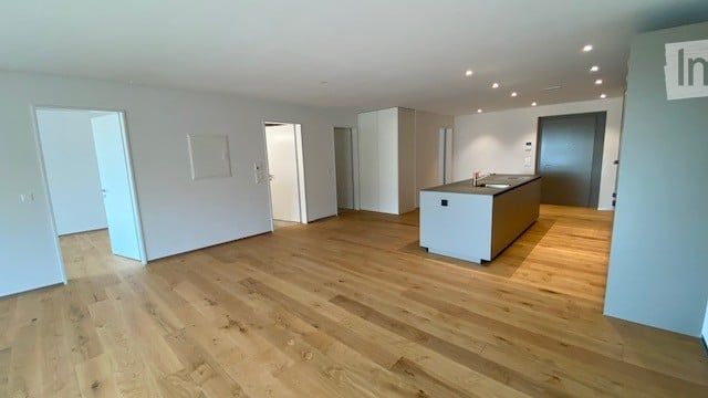 Erstvermietung: Topmoderne Wohnung im Eigentum Standard, Minergie effizient mit Solarstrom - Bild 2